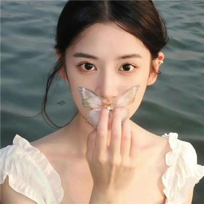 爱我还是爱他海报