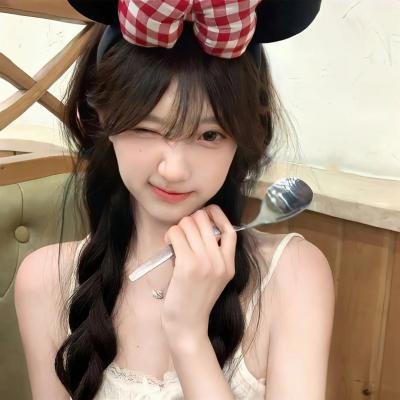 芭比姐妹与小马海报
